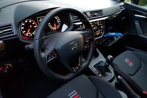 Les tapis de voiture : l’assurance de réaliser des économies ? seat-ibiza
